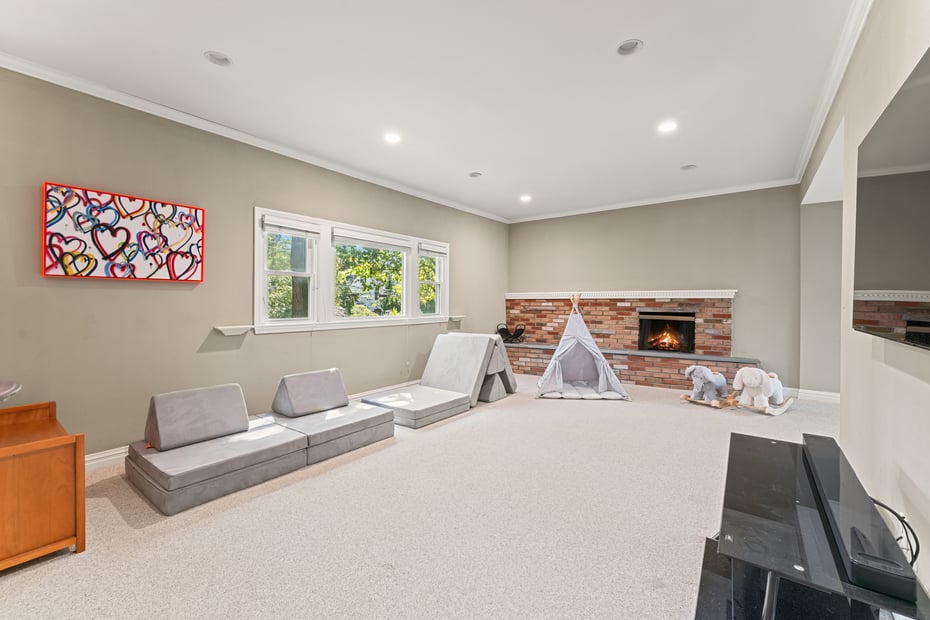 114 Oxford Road Photo 23