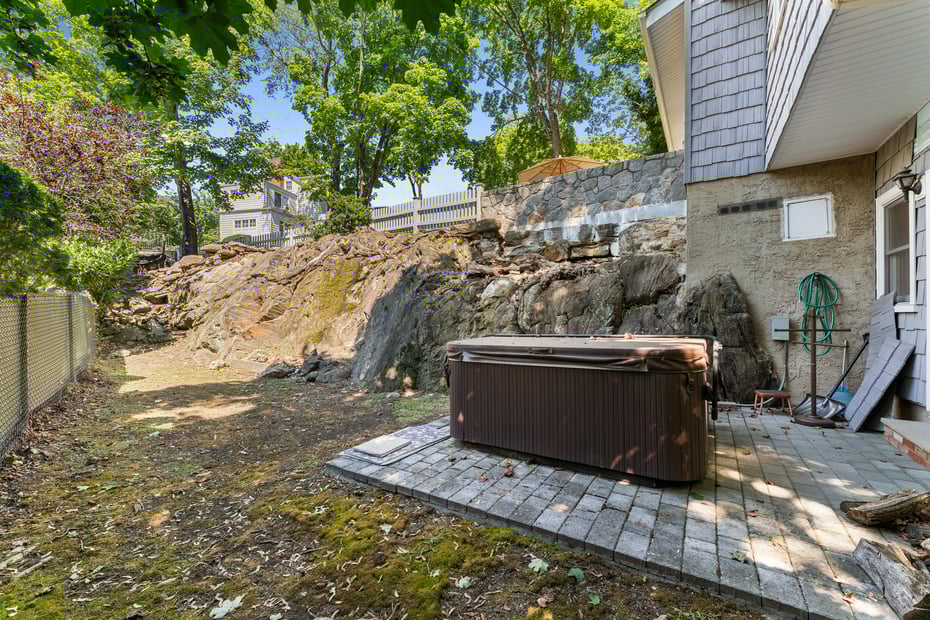 114 Oxford Road Photo 37