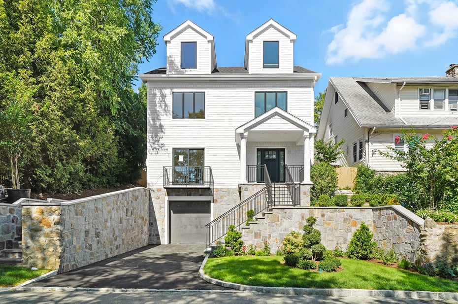 64 1/2 Exchange Place Photo 3