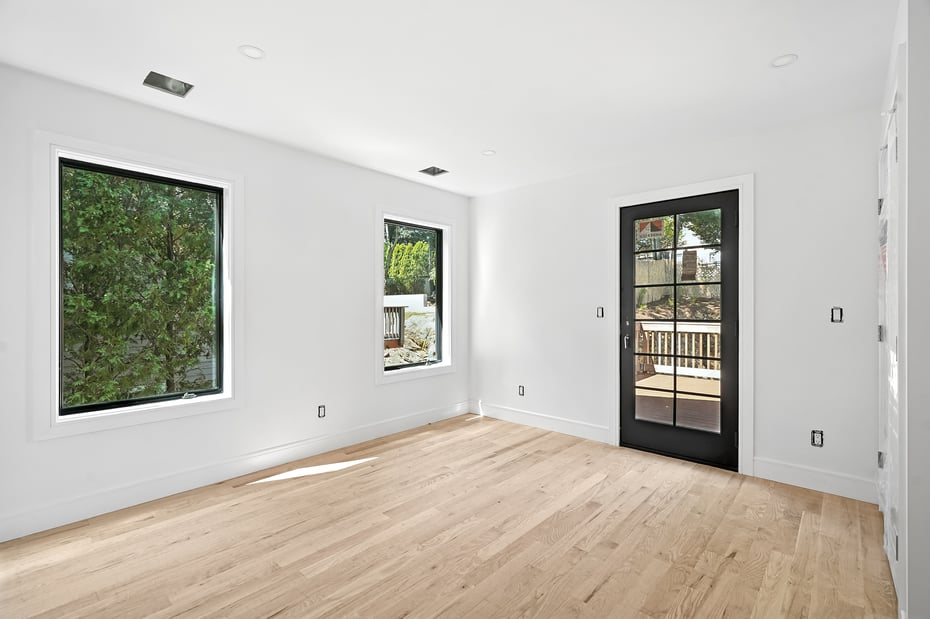 64 1/2 Exchange Place Photo 15