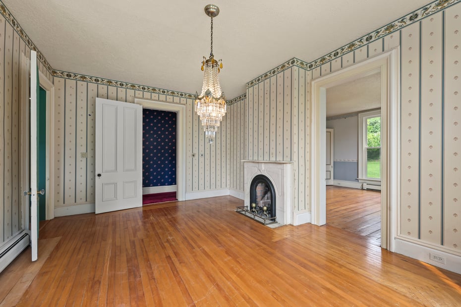 77 Main Street Photo 12