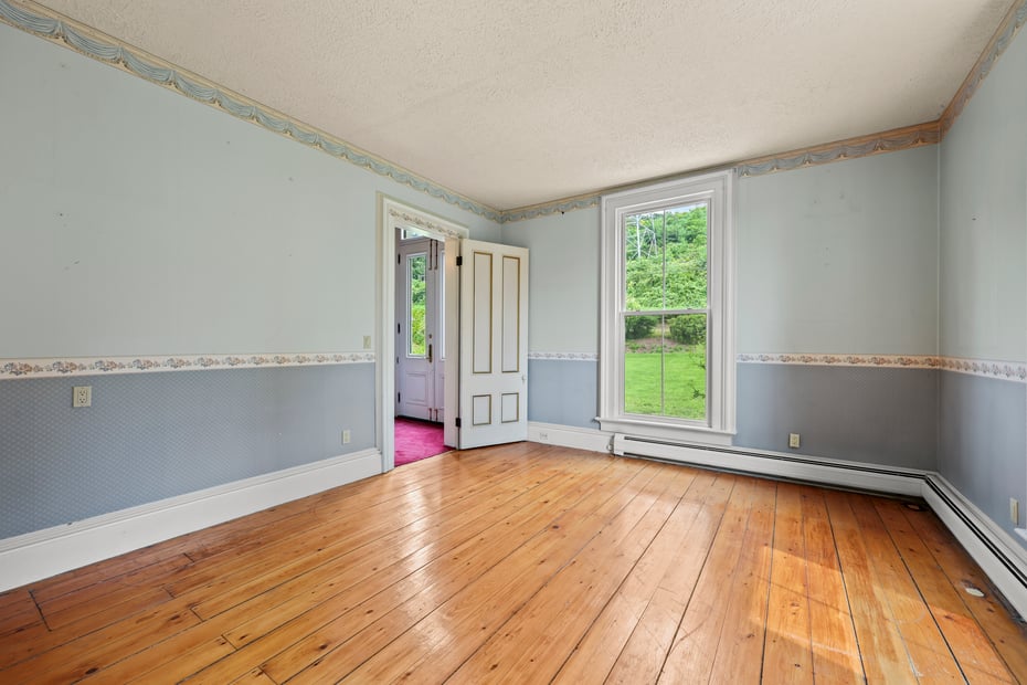 77 Main Street Photo 16