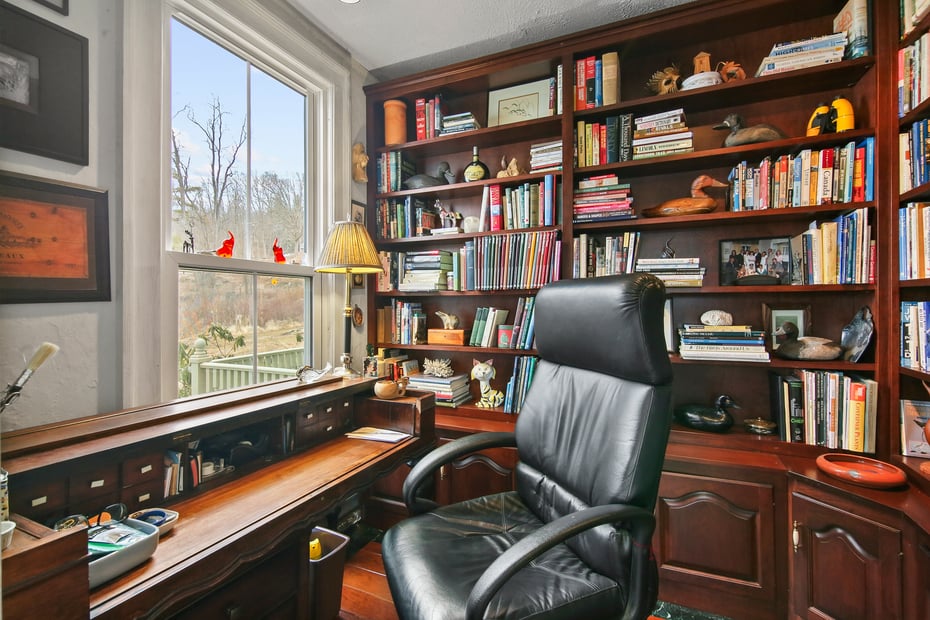 77 Main Street Photo 18