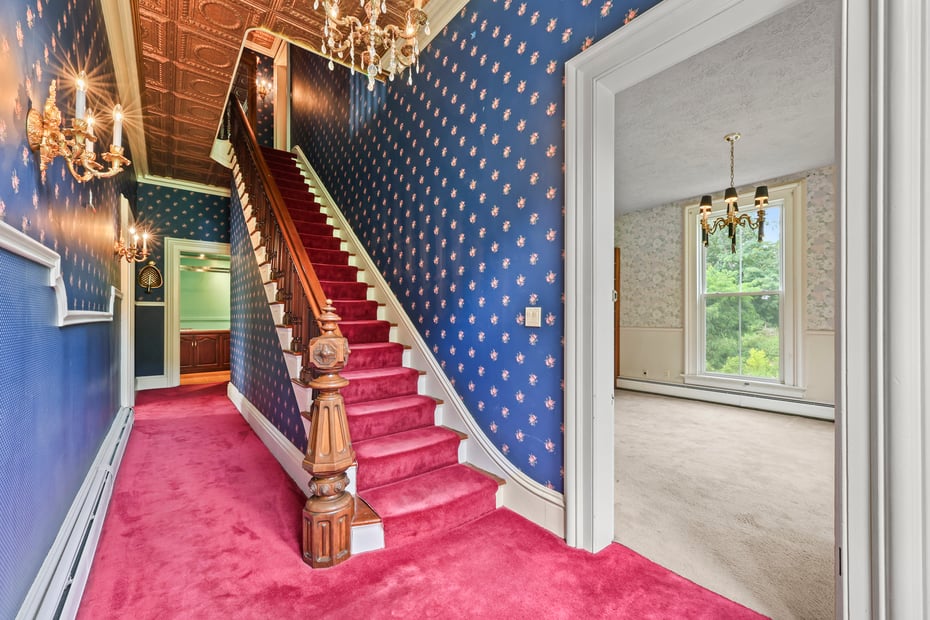 77 Main Street Photo 21