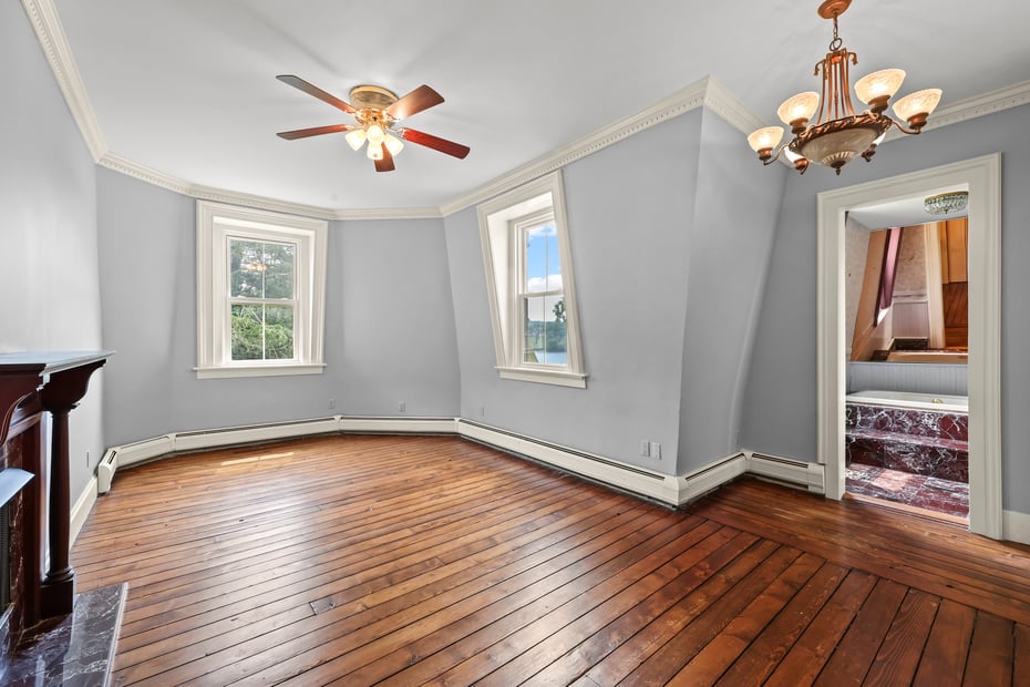 77 Main Street Photo 23