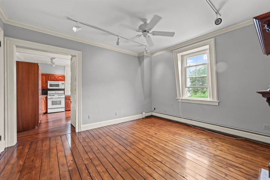 77 Main Street Photo 29