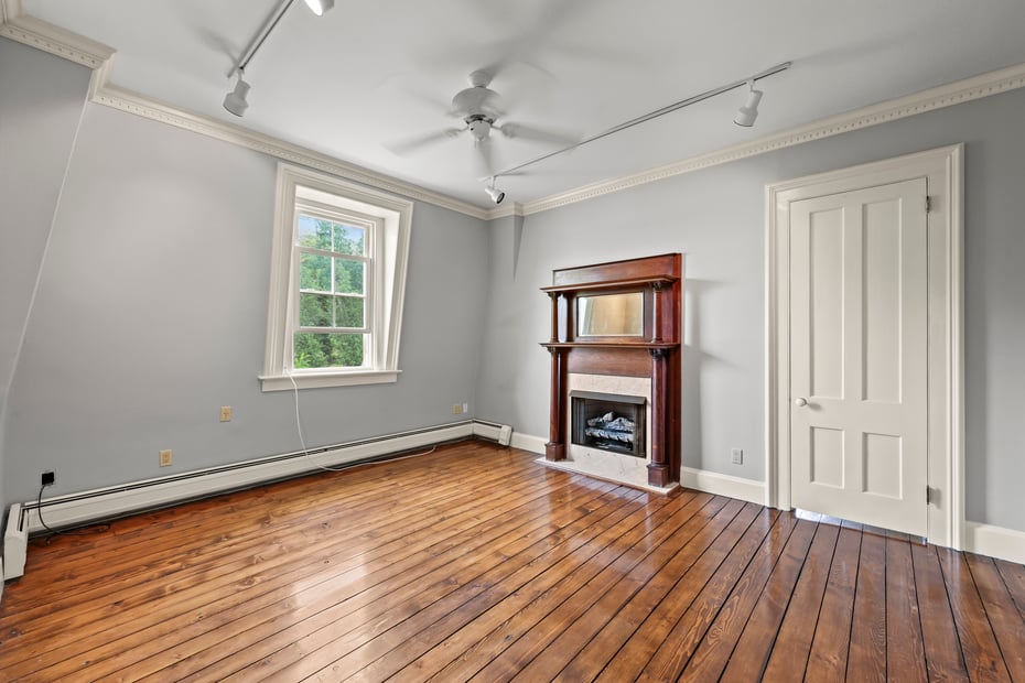 77 Main Street Photo 30