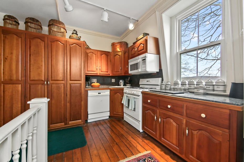 77 Main Street Photo 34