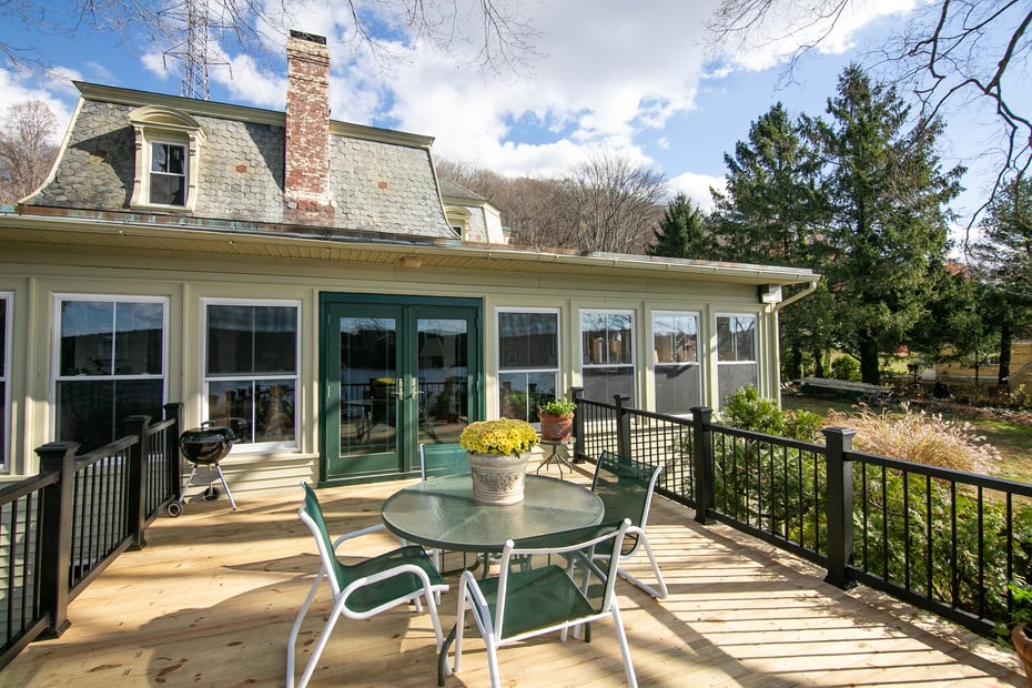 77 Main Street Photo 35