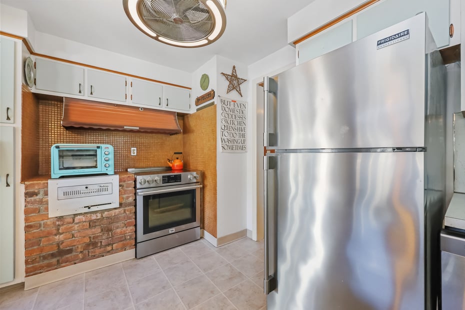 7 Ford Road Photo 18