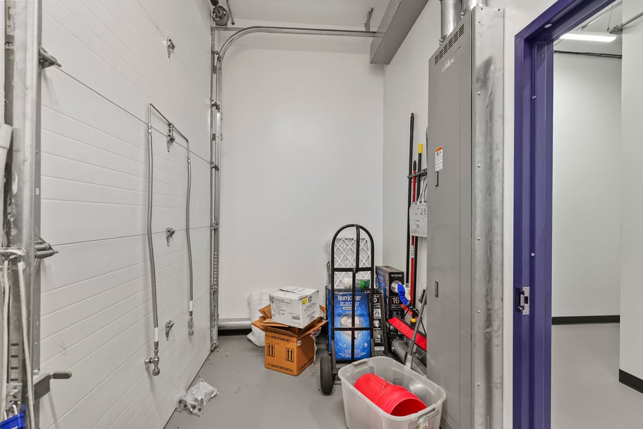 700 S Main St Photo 16