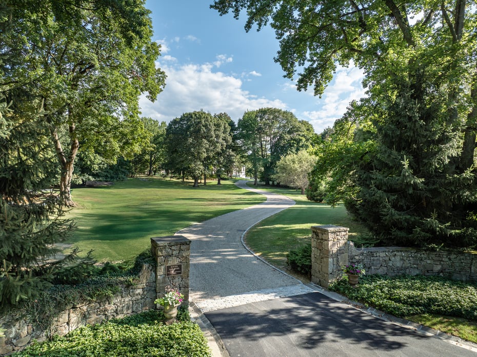 18 Tokeneke Trail Photo 2