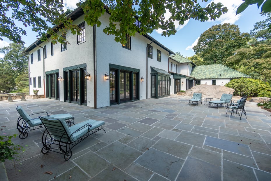 18 Tokeneke Trail Photo 4