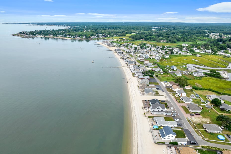 8 Belaire Manor Photo 5