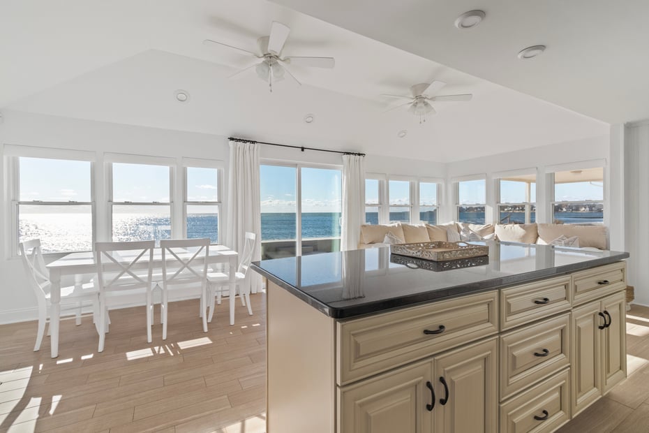 8 Belaire Manor Photo 12