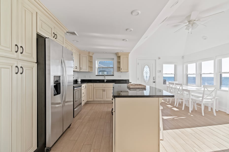 8 Belaire Manor Photo 14