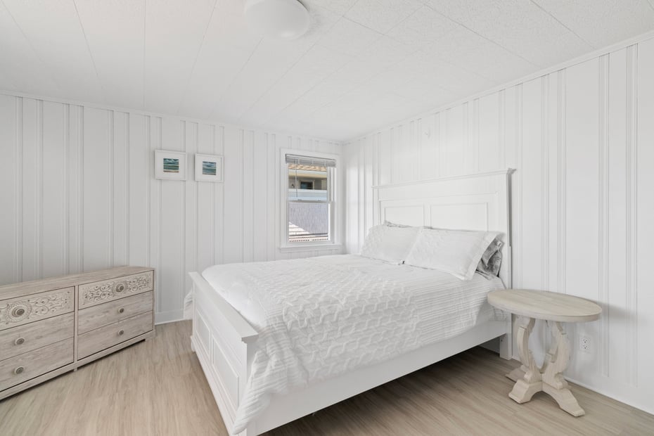 8 Belaire Manor Photo 22