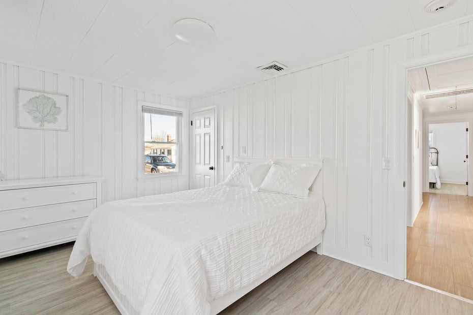 8 Belaire Manor Photo 25