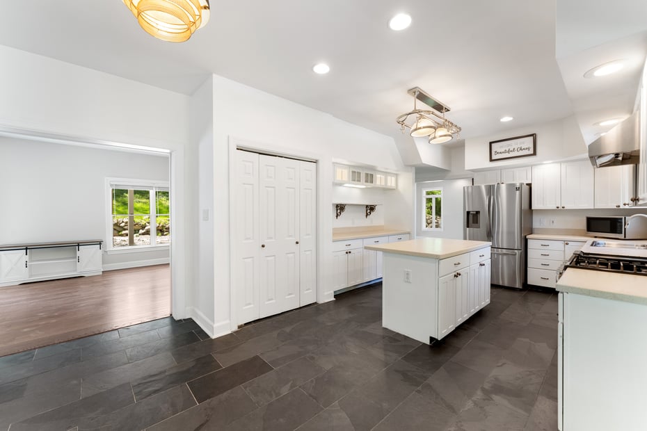 50 Franklin Street Photo 12