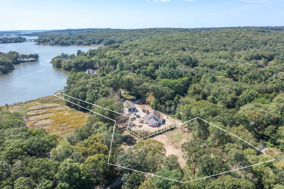 1198 River Road Photo 4