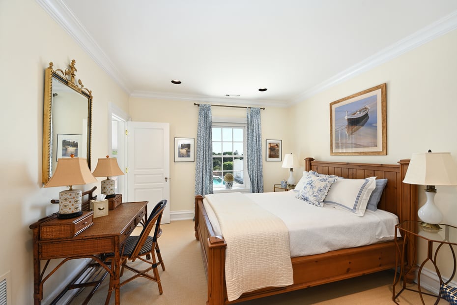 2525 Purchase Street Photo 54