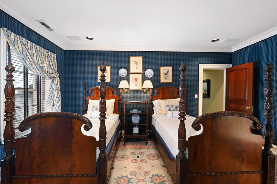 2525 Purchase Street Photo 56