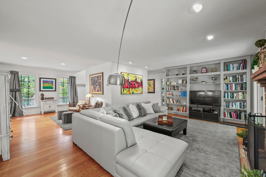 905 West Rd Photo 11