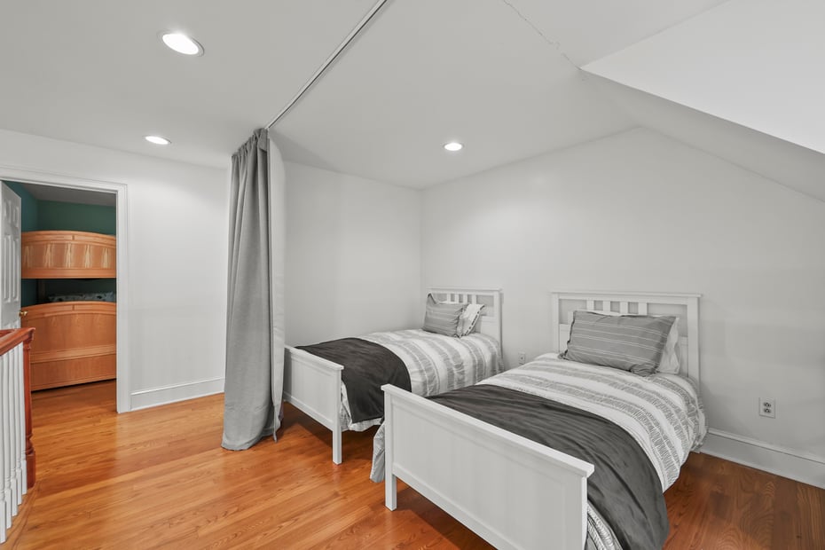 905 West Rd Photo 33