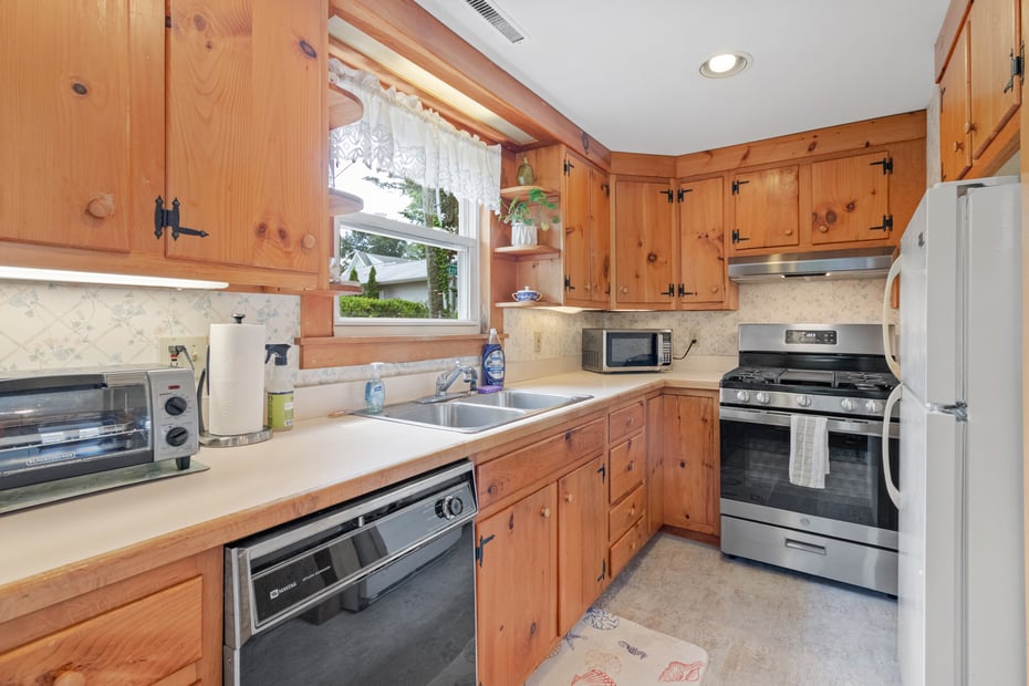 15 River Road Photo 16