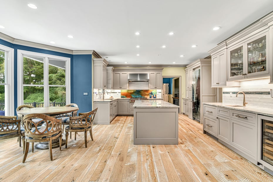 96 Comstock Hill Avenue Photo 10