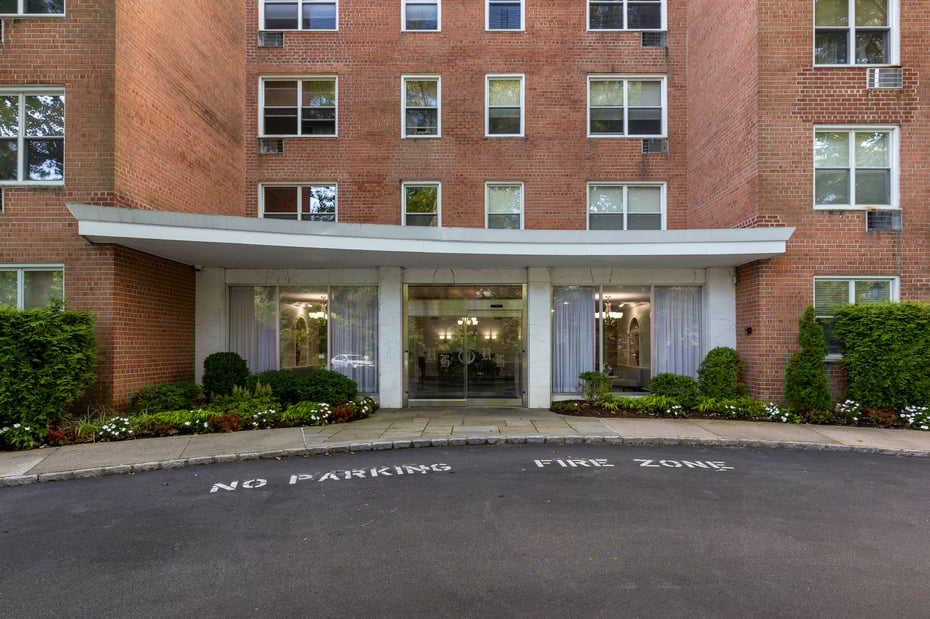 177 E Hartsdale Avenue  #2Y Photo 4