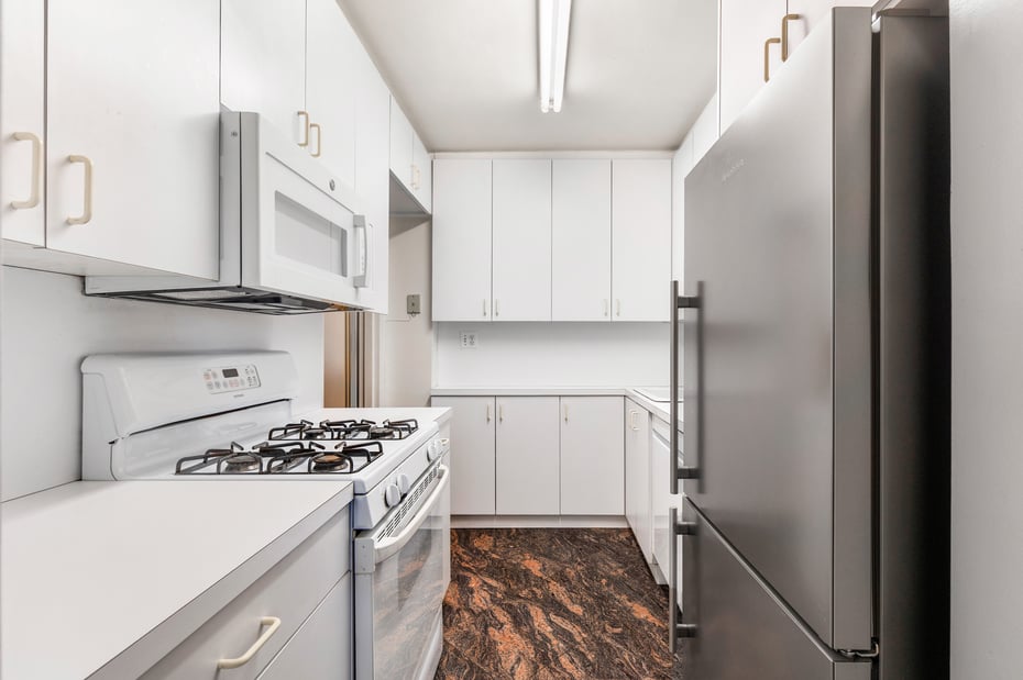 177 E Hartsdale Avenue  #2Y Photo 15