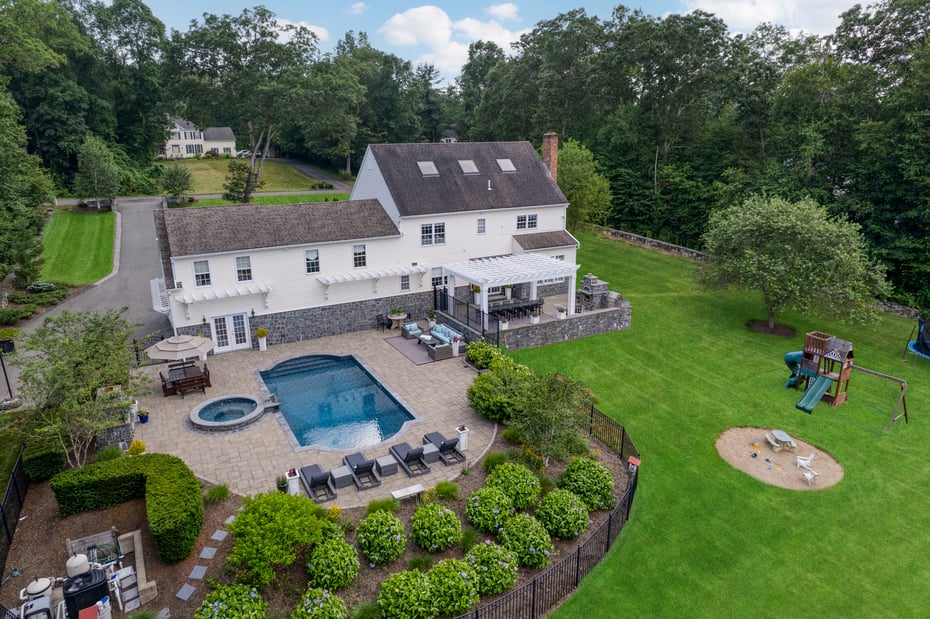 8 Jacob Lane Photo 3