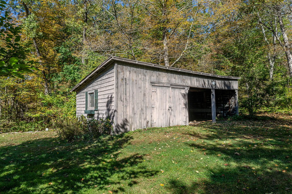 1 North Shore Road Photo 5