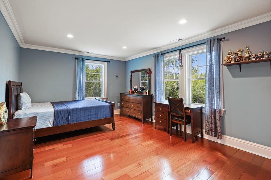 230 Spring Street Photo 27