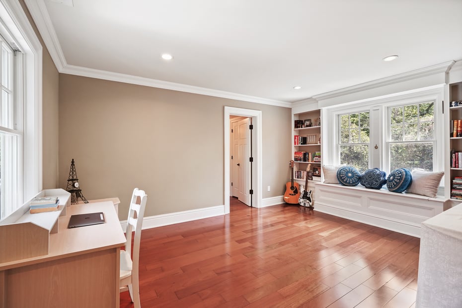 230 Spring Street Photo 32