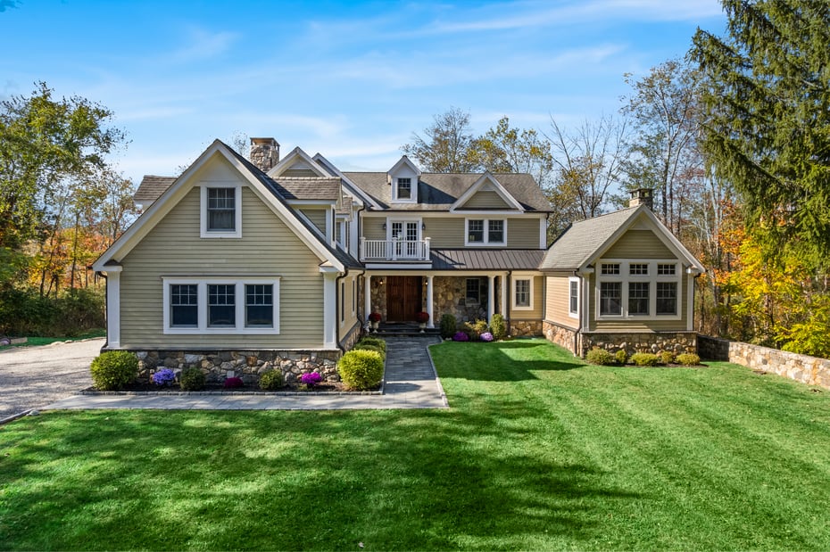 230 Spring Street Photo 3