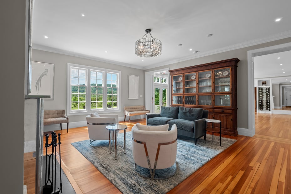 8 Webster Rd Photo 5