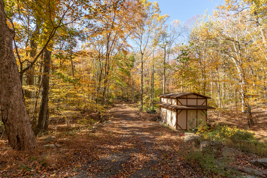 4 Laurel Lane Photo 6