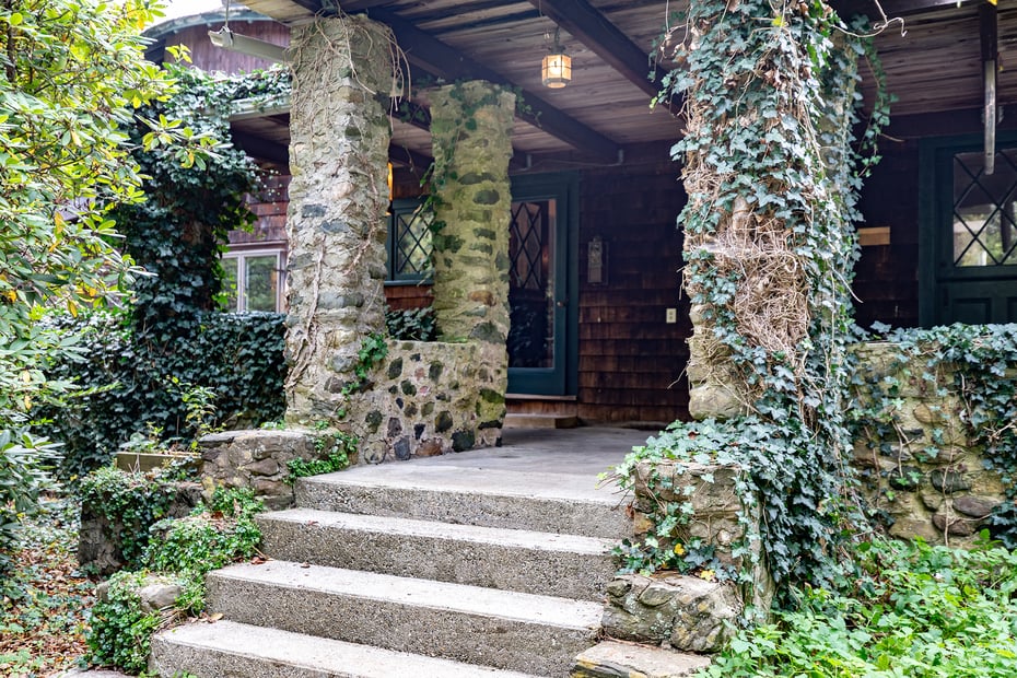 49 South Street Photo 5