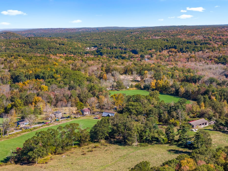 55, 94, 100 Hubbard Hill, 24, 25 Klocek Road Photo 13