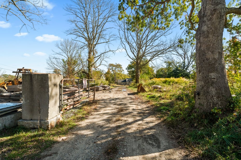 55, 94, 100 Hubbard Hill, 24, 25 Klocek Road Photo 20