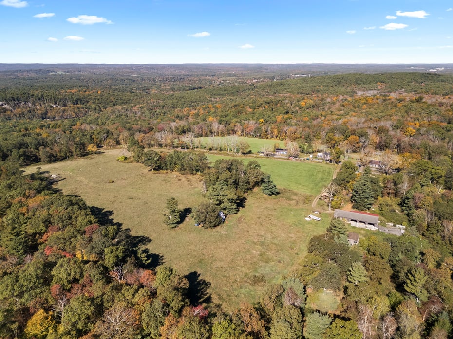 55, 94, 100 Hubbard Hill, 24, 25 Klocek Road Photo 33