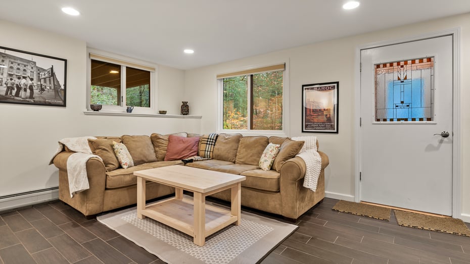 343 Lakeshore Dr Photo 7