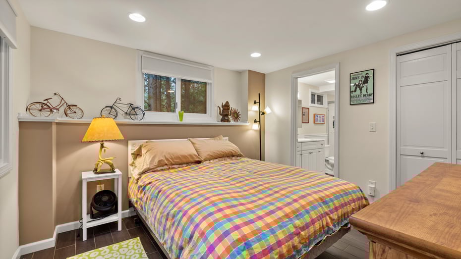 343 Lakeshore Dr Photo 9