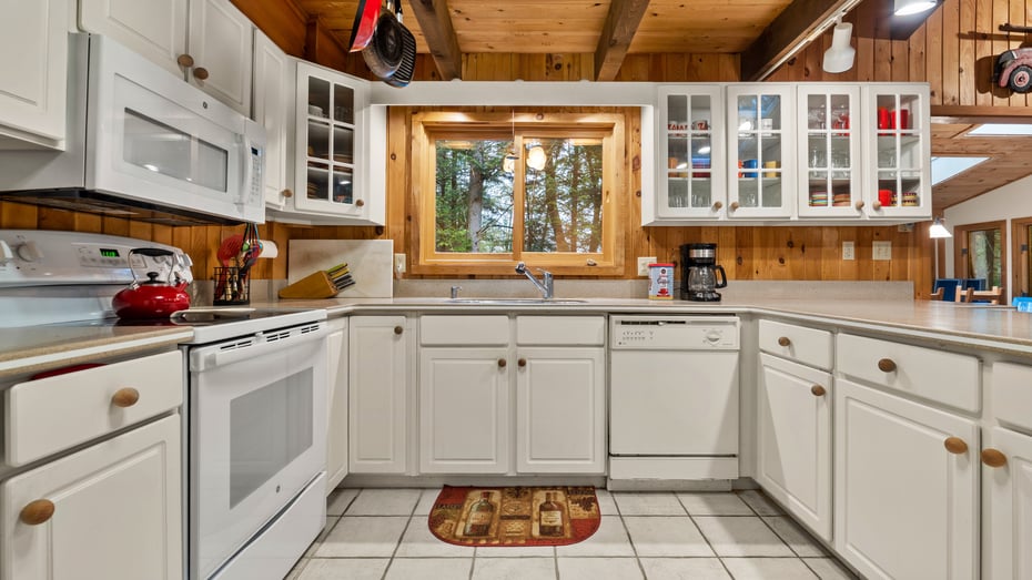 343 Lakeshore Dr Photo 14