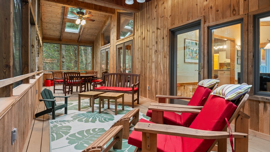 343 Lakeshore Dr Photo 18