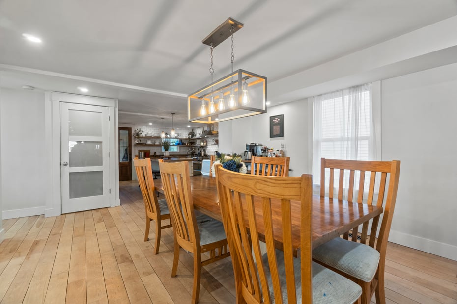 11 Pearl Street Photo 9