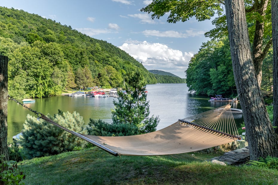 8 Cedar Point Drive Photo 4