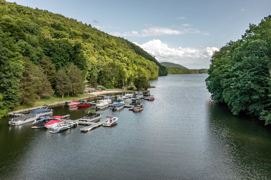 8 Cedar Point Drive Photo 5